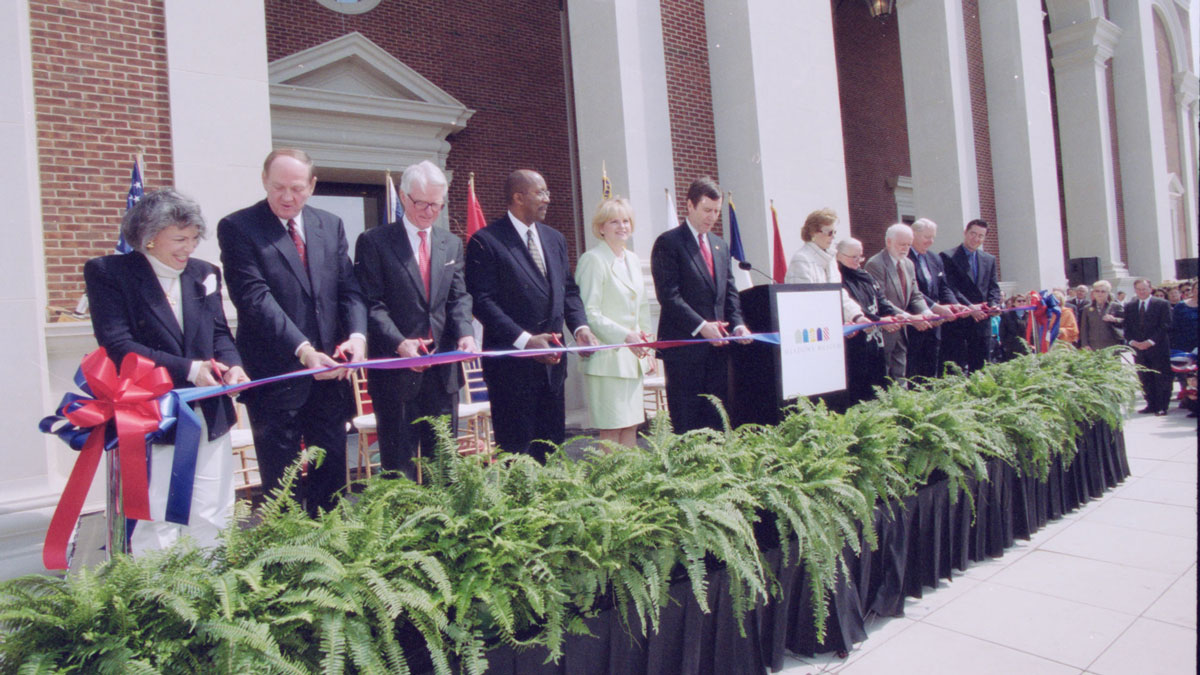 Opening of the Meadows Museum building in 2001