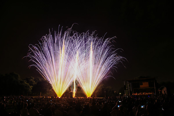 Dazzling low-level fireworks finale