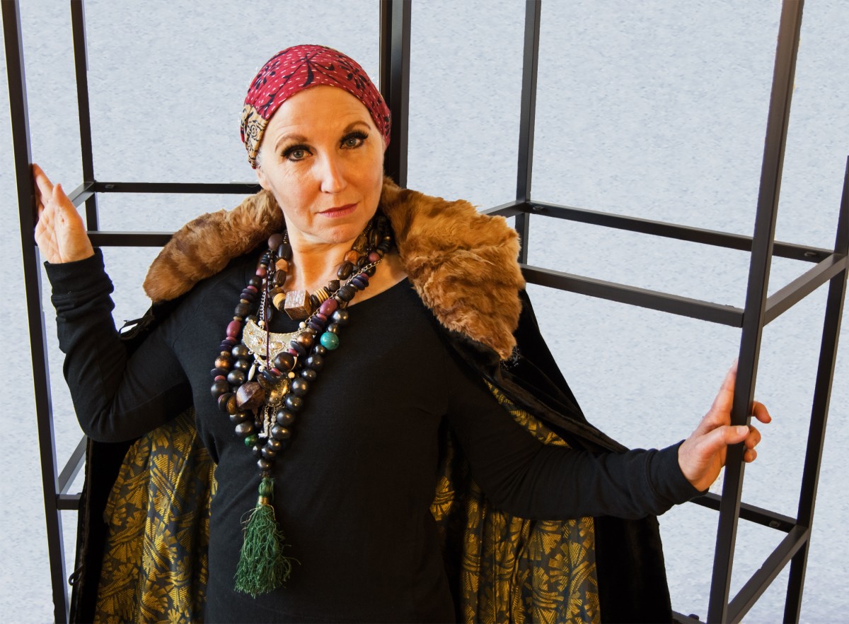 Constance Gold Parry as Louise Nevelson