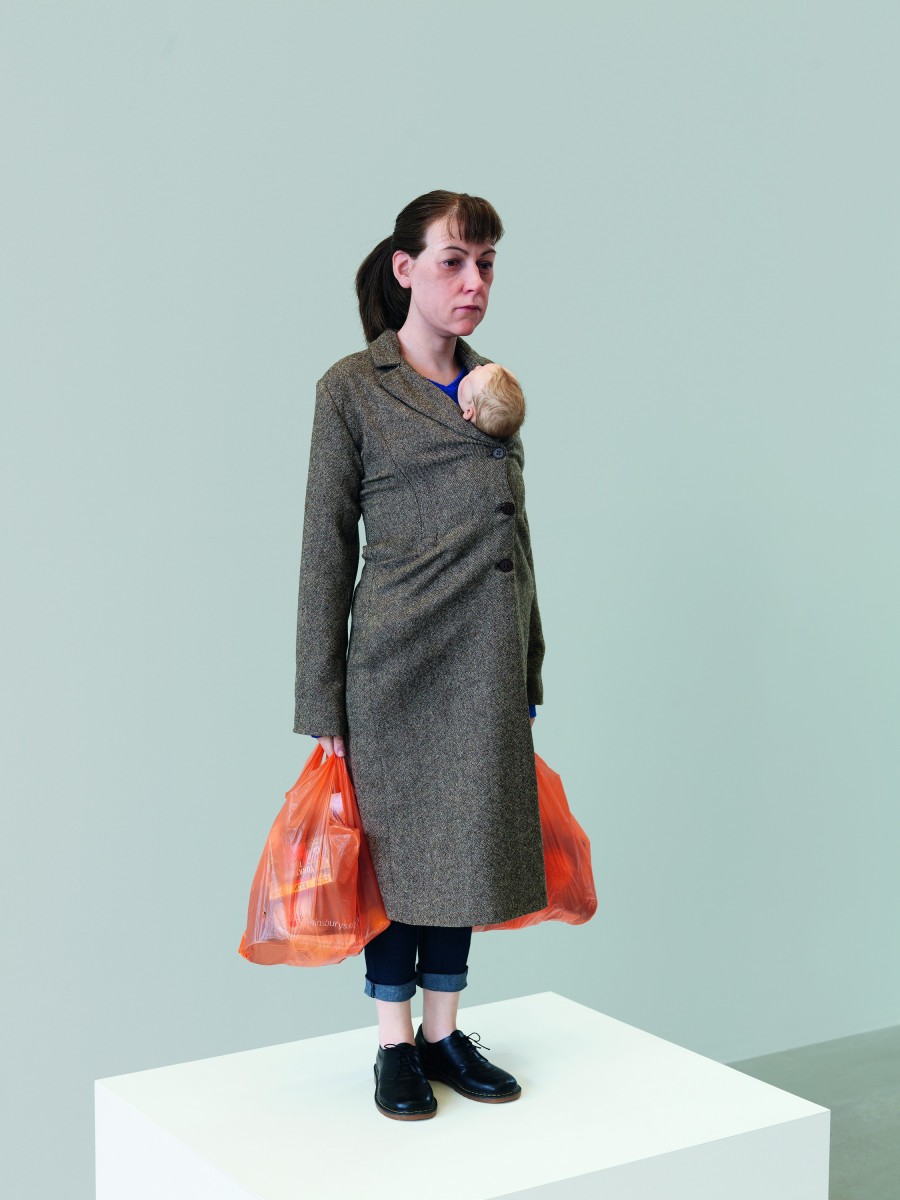 Ron Mueck, Woman with Shopping, 2013