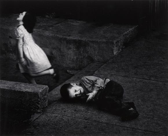 Dave Heath (1931–2016) Vengeful Sister, Chicago, 1956 Gelatin silver print The Nelson- Atkins Museum of Art, Kansas City, Missouri Gift of the Hall Family Foundation 2005.37.225