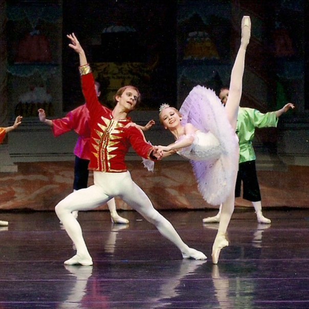 Nathan Powell as Prince, Katia Almayeva as Princess