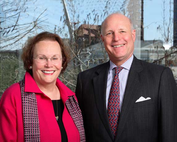 Bonnie Pitman (r) and John R. Lane (l) of the Dallas Museum of Art
