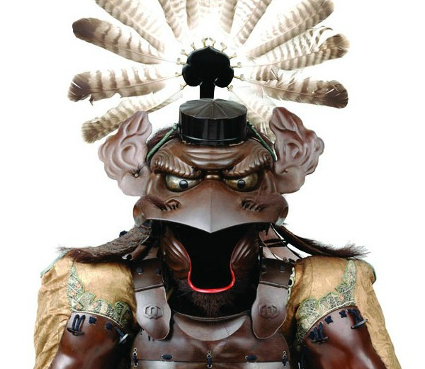 armor-with-the-features-of-a-tengu-Closeup