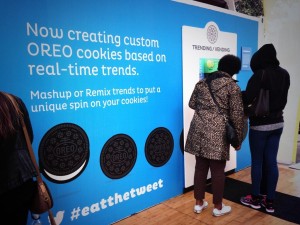 Users could create custom 3D-printed Oreo cookies via the #eatthetweet hashtag. (via @BenGrossman on Twitter)