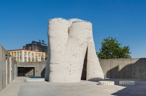 The Hy-Fi, a tower designed by New York firm The Living and built with mycelium bricks. (courtesy MoMA PS1)