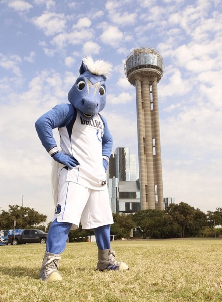 Say hi to some special guests at Reunion Tower's Lawn Party. (Photo: Reunion Tower)
