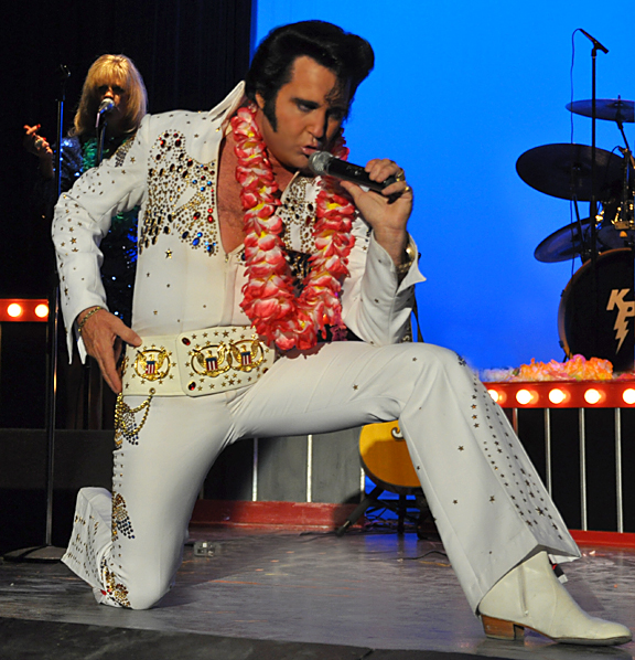 Kraig Parker as Elvis
